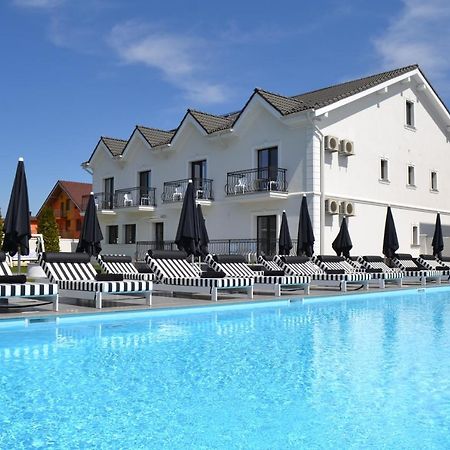 Krystal Boutique Mansion Hotel Hunedoara Exterior foto