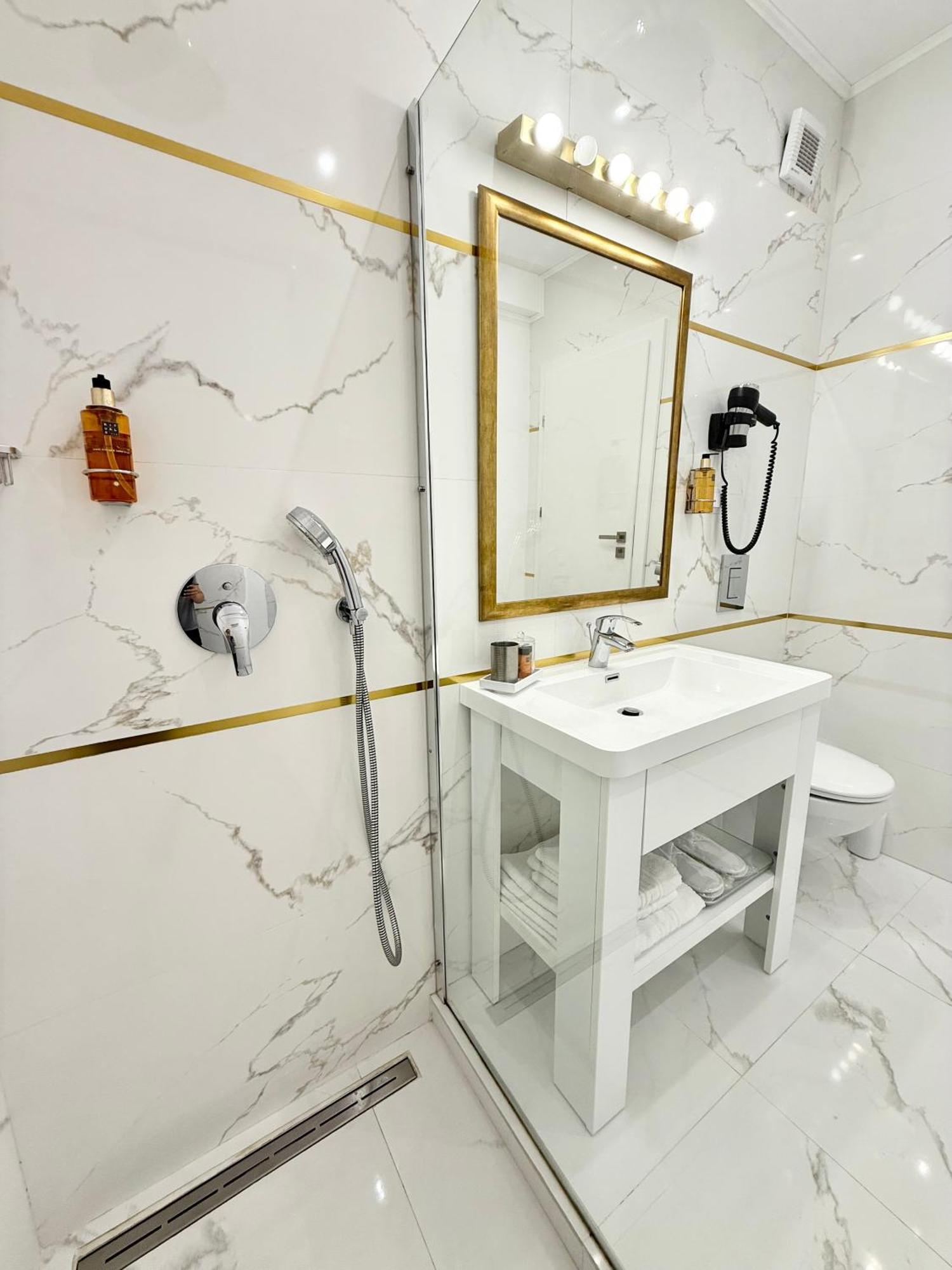 Krystal Boutique Mansion Hotel Hunedoara Exterior foto