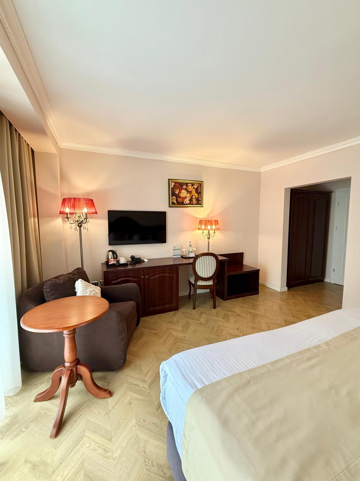 Krystal Boutique Mansion Hotel Hunedoara Exterior foto