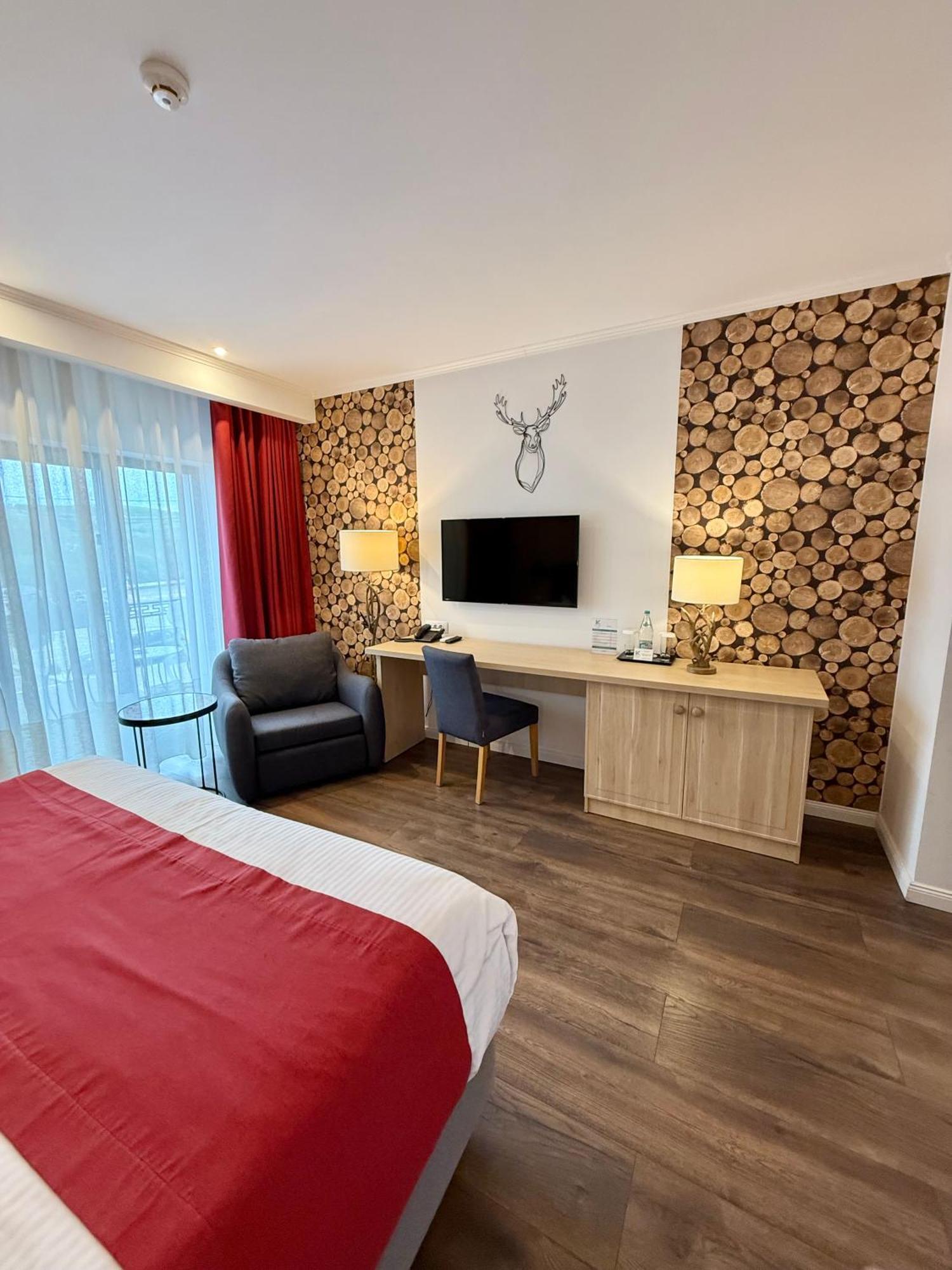Krystal Boutique Mansion Hotel Hunedoara Exterior foto